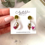 Small tear drop resin dangle, flower garden, gold top