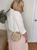 Round white daisy clutch