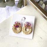 Rattan statement stud with dried flower circle