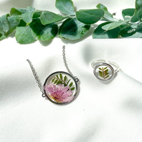 Silver charmed chrysanthemum bracelet & adjustable ring gift set